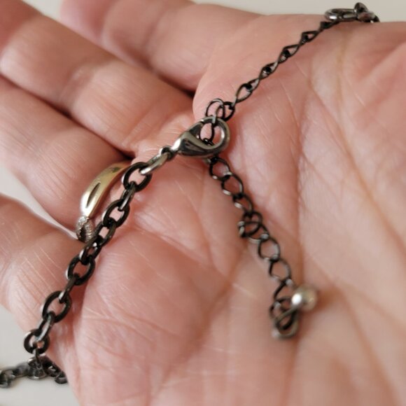 Bib Dangle Leaves Faux Pearls Necklace 22 Inches And Gun Metal Studs Adjustable - Picture 6 of 11